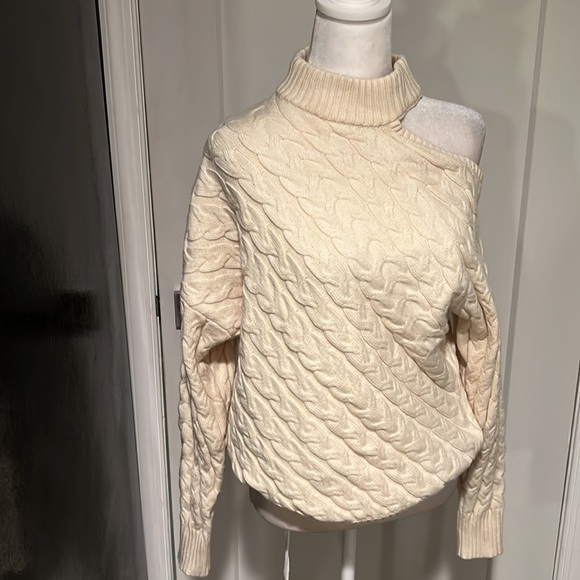 FOR THE REPUBLIC Cutout Cable Knit SweaterSize Large - Picture 2 of 4